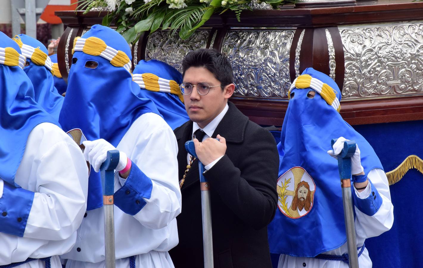 Fotos: Saetas y mucha emoción en la procesión del Santo Cristo Resucitado de Logroño