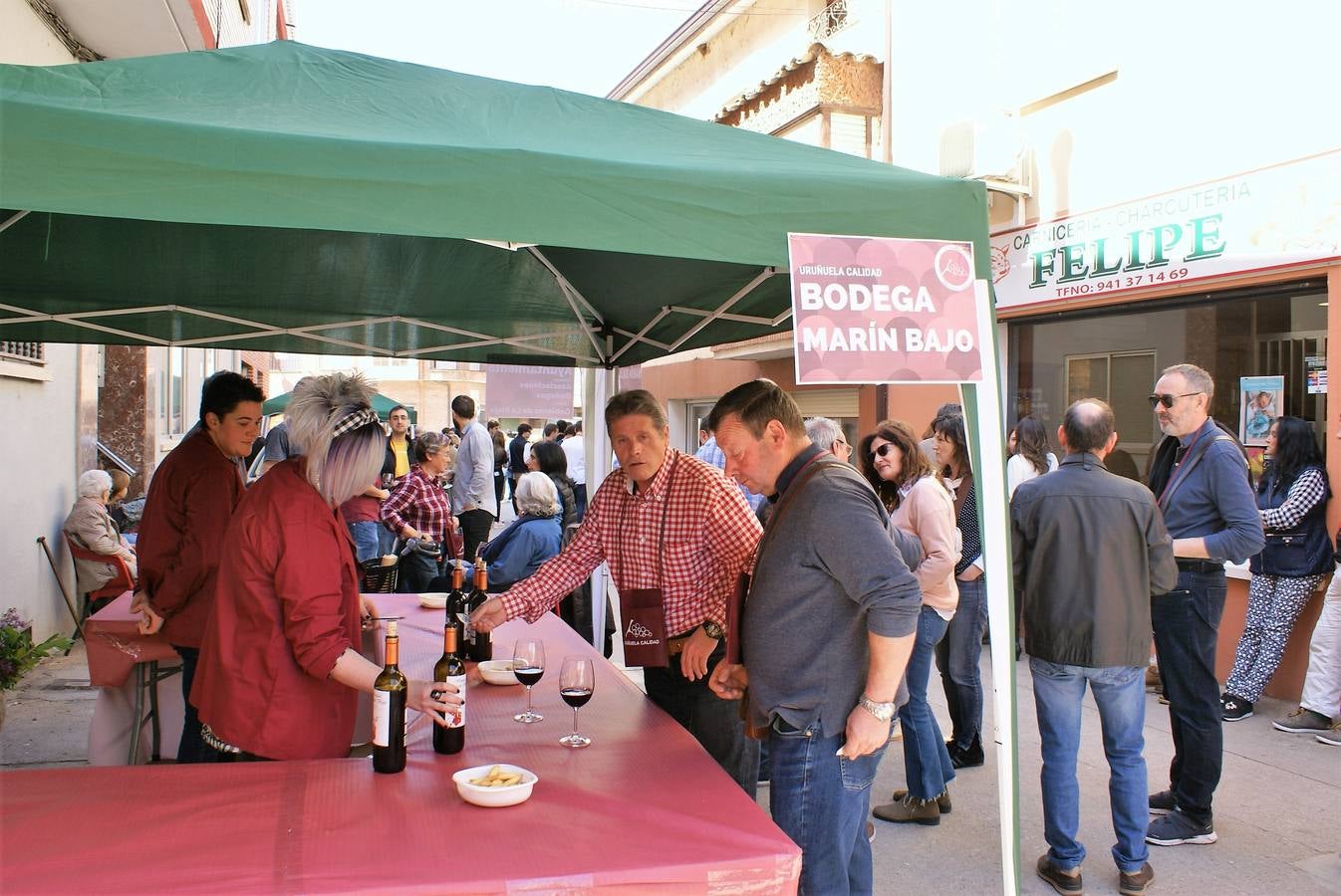 Feria de vinos y gastronomía en Uruñuela.