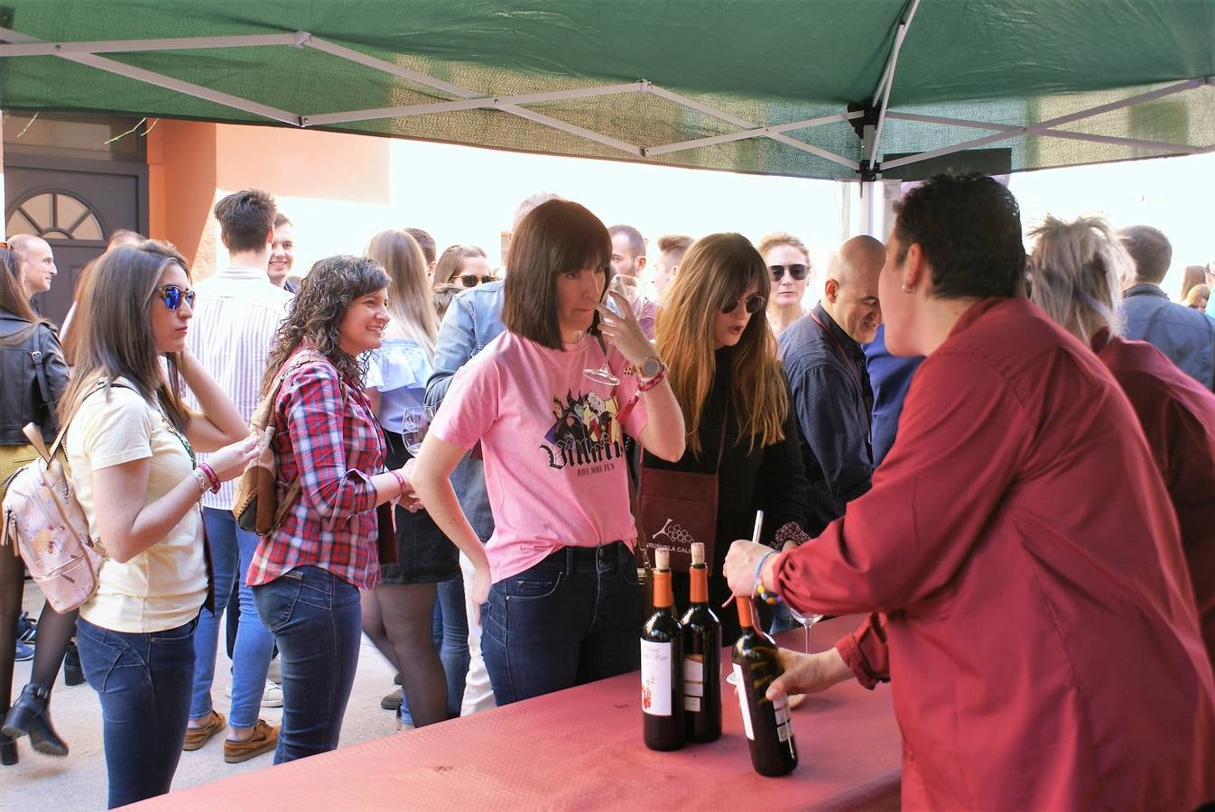 Feria de vinos y gastronomía en Uruñuela.