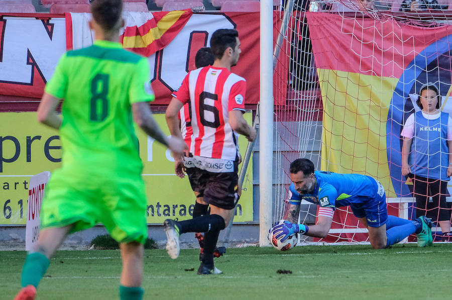 Los riojanos ganan al Mirandés por 3-0, pelearán por la segunda plaza y se clasifican para el 'play off'