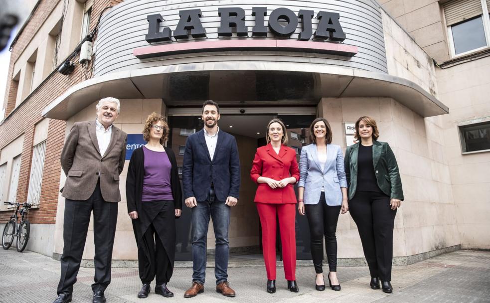 Cutillas. Pérez, Grandes, Gamarra, Marrodán y Alonso, a las puertas de Diario LA RIOJA antes del debate que acogió TVR.