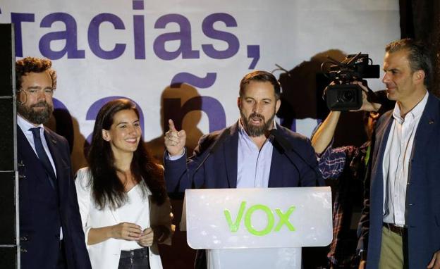 El líder Vox, Santiago Abascal, en la plaza de Colón.