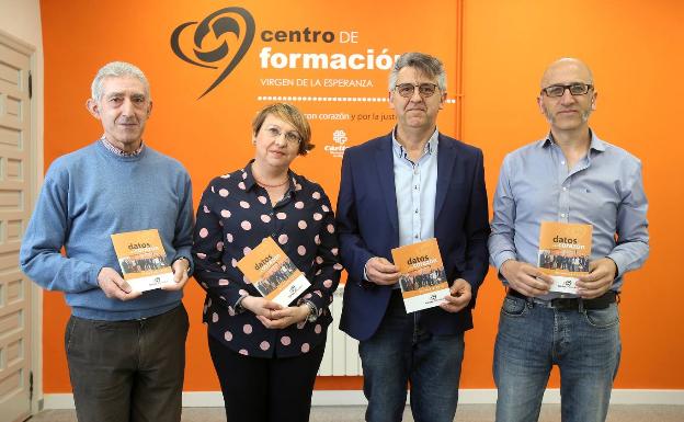 Luis Lleida, director de Cáritas La Rioja, junto a los responsables de la Fundación Cáritas Chavicar, Inmaculada Espila, Jesús Pablo Romero y Arturo Carbonell. 