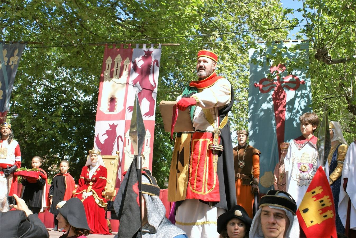 Fotos: Pregón del Primero de mayo y la aclamación de Fernando III el Santo en Nájera