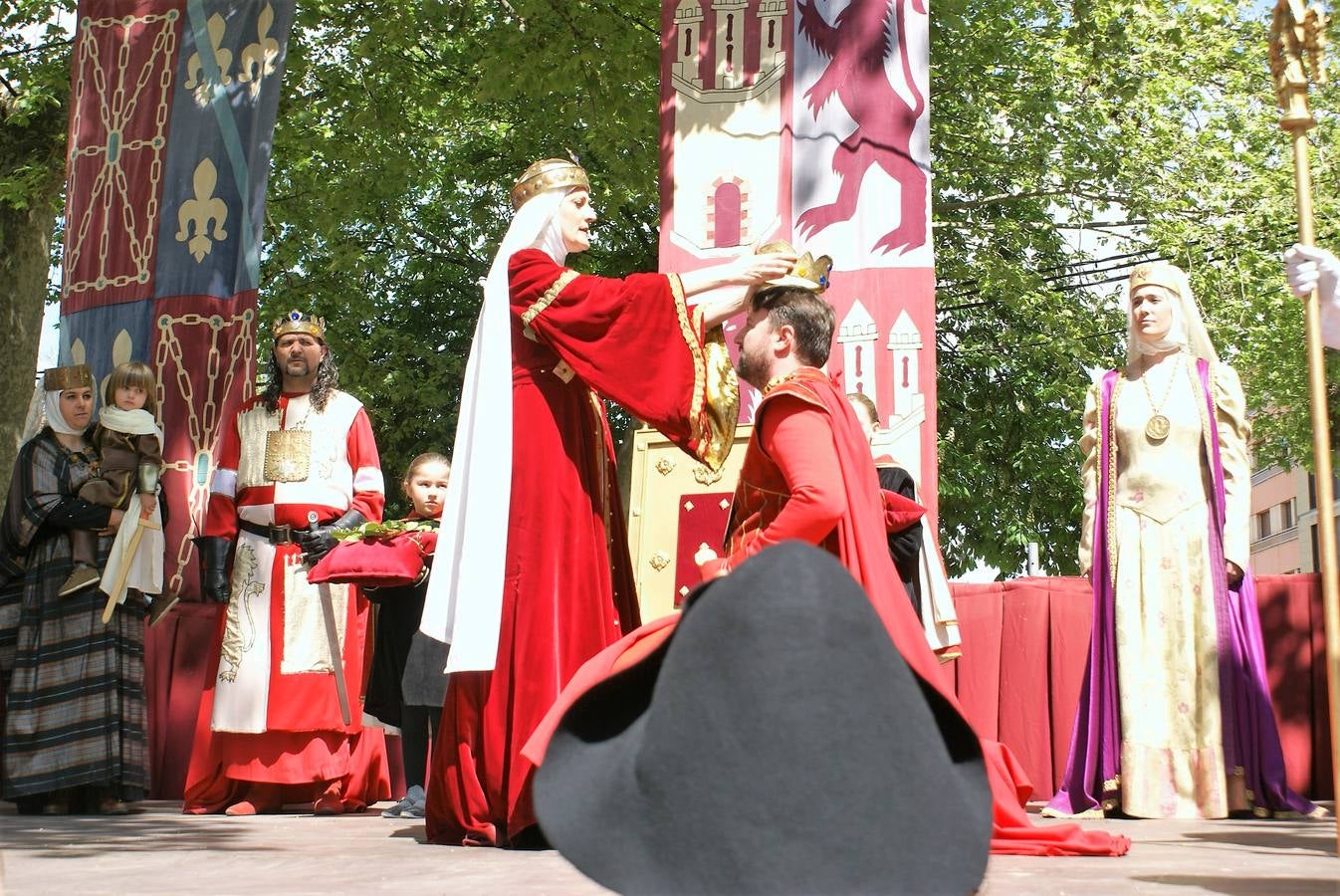 Fotos: Pregón del Primero de mayo y la aclamación de Fernando III el Santo en Nájera