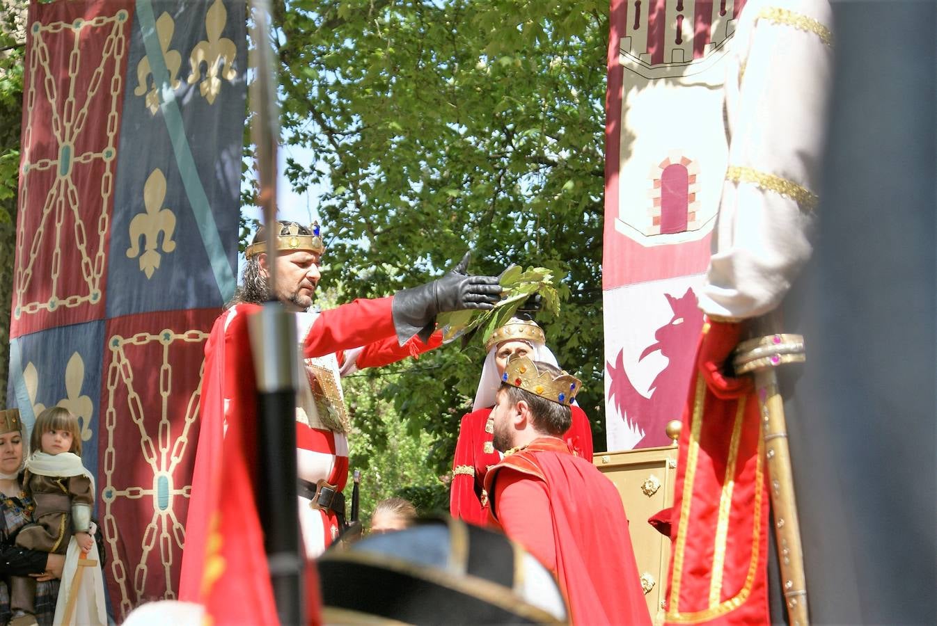 Fotos: Pregón del Primero de mayo y la aclamación de Fernando III el Santo en Nájera