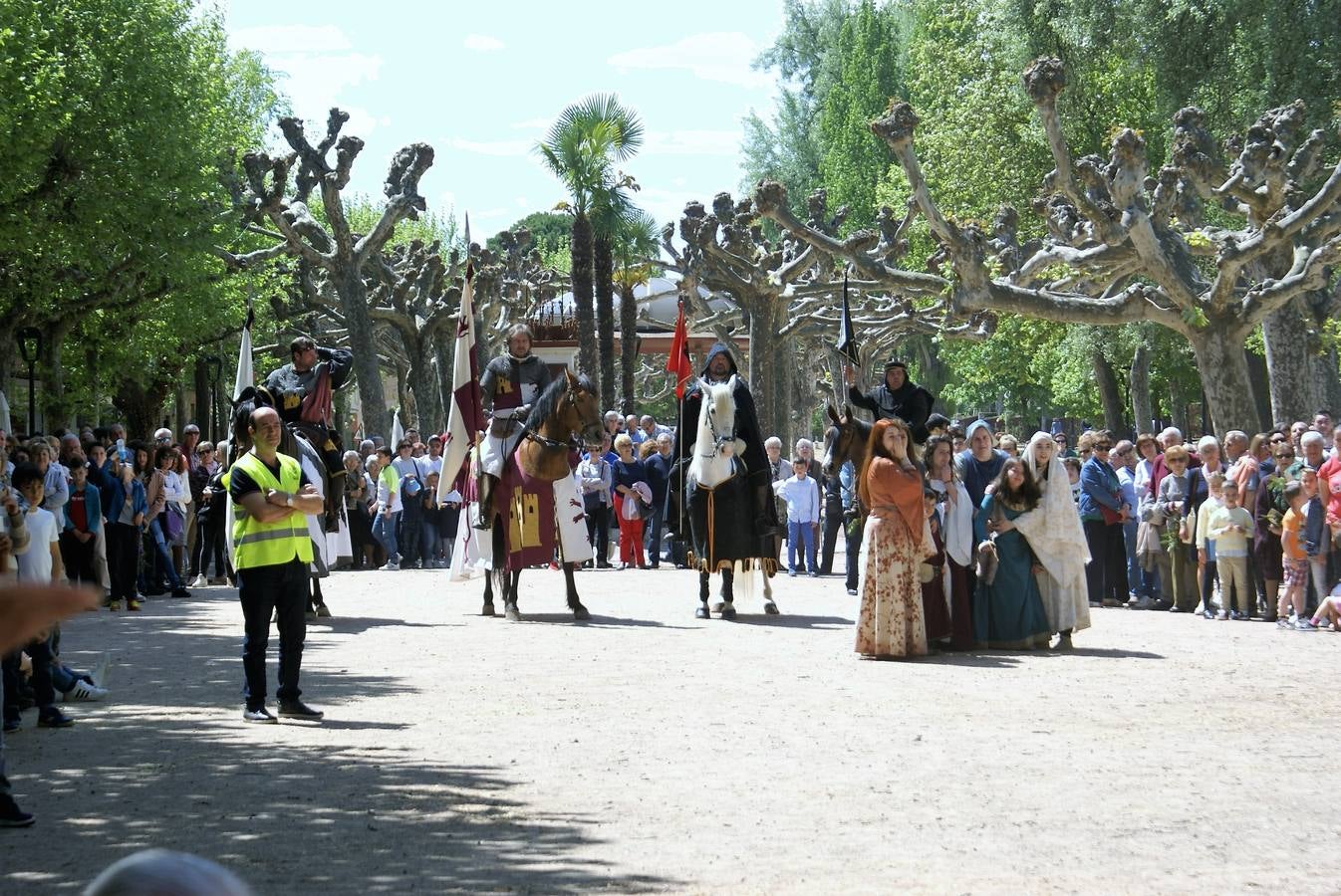 Fotos: Pregón del Primero de mayo y la aclamación de Fernando III el Santo en Nájera