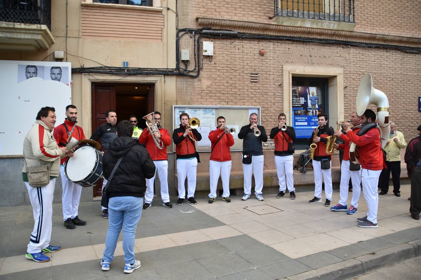 Fotos: Aldeanueva de Ebro comienza las fiestas de la Juventud