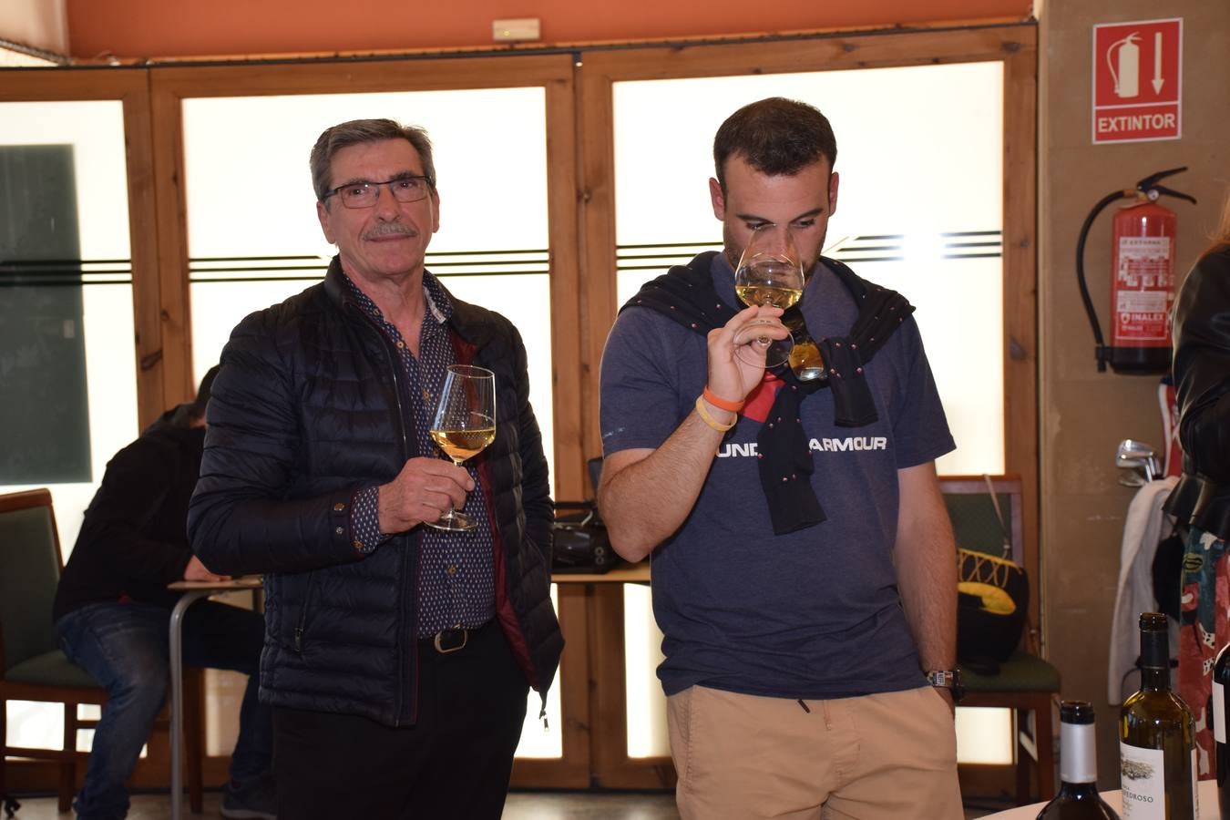 Los participantes en el Torneo Finca Valpiedra, de la Liga de Golf y Vino, disfrutaron de una cata de vinos de la bodega.