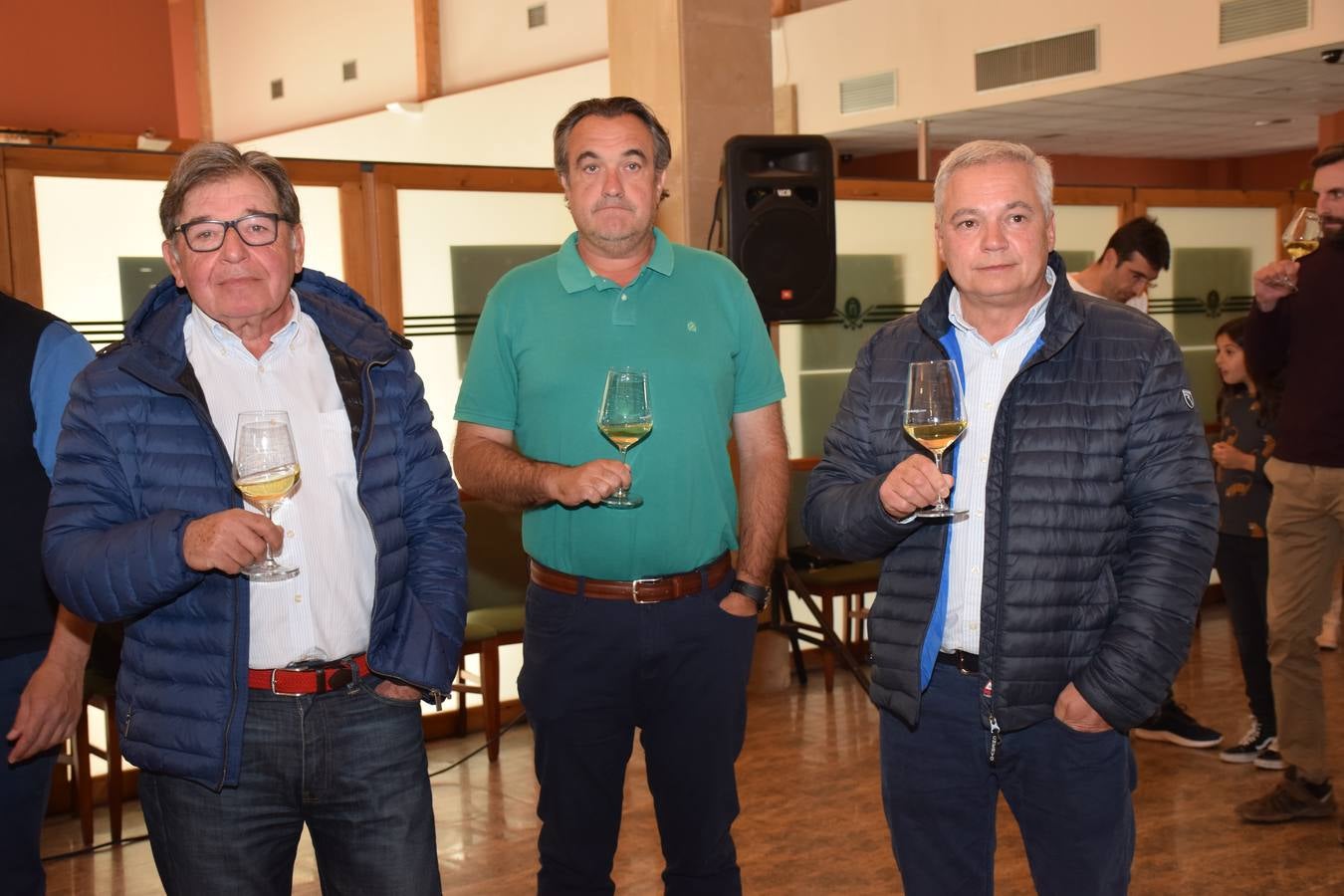 Los participantes en el Torneo Finca Valpiedra, de la Liga de Golf y Vino, disfrutaron de una cata de vinos de la bodega.