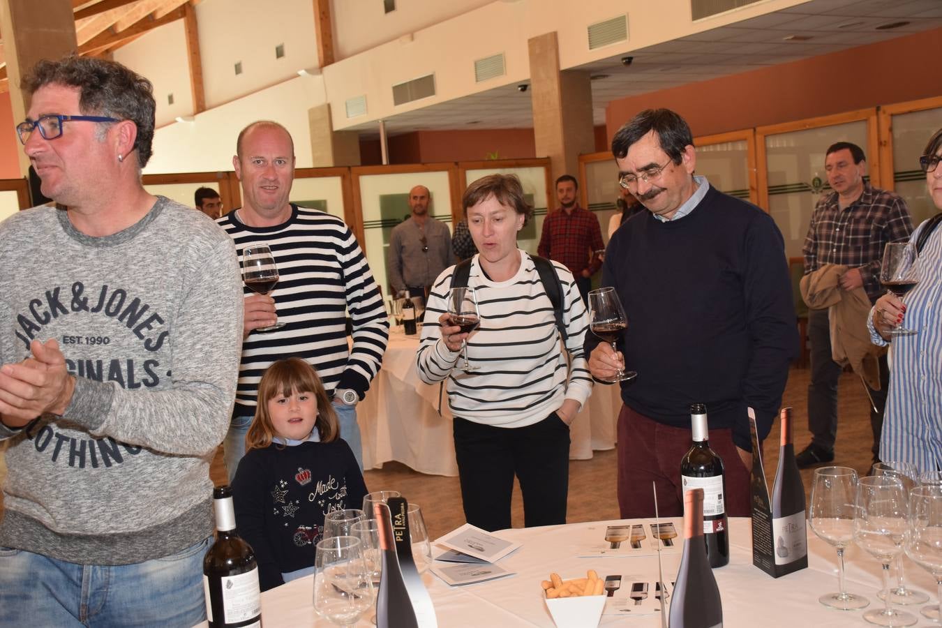 Los participantes en el Torneo Finca Valpiedra, de la Liga de Golf y Vino, disfrutaron de una cata de vinos de la bodega.