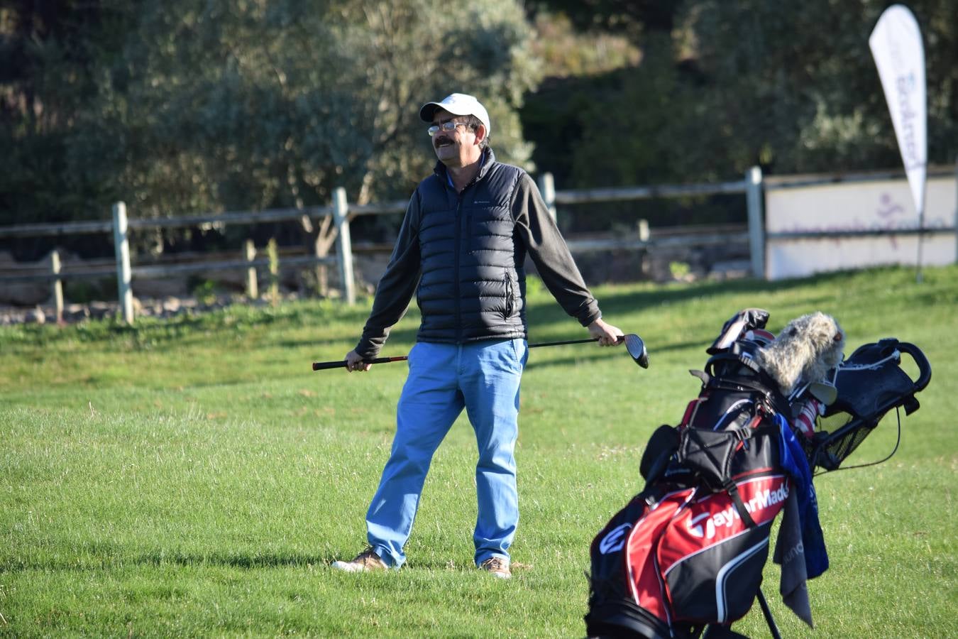 Los jugadores disfrutaron de una estupenda jornada de golf.