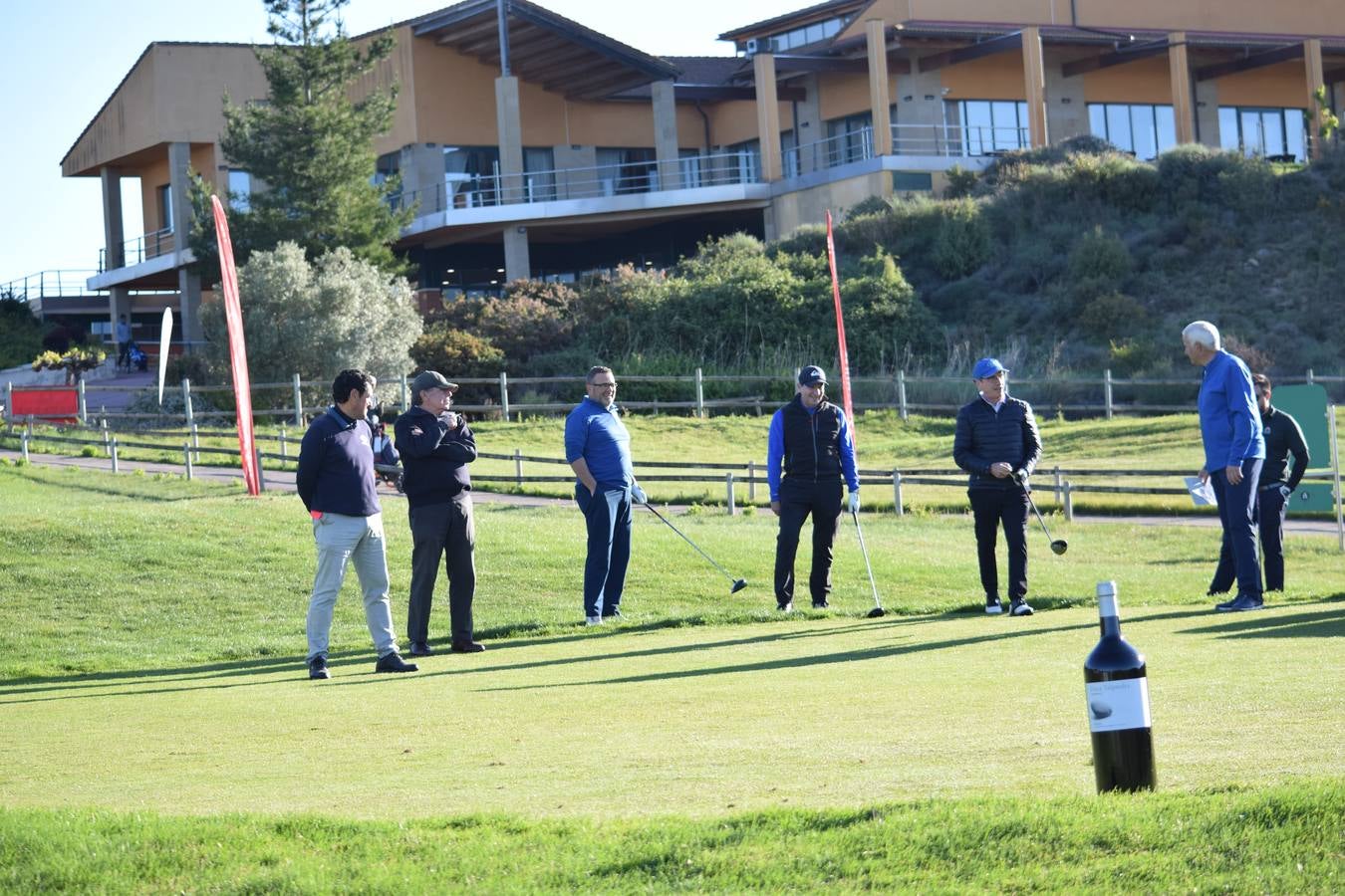 Los jugadores disfrutaron de una estupenda jornada de golf.