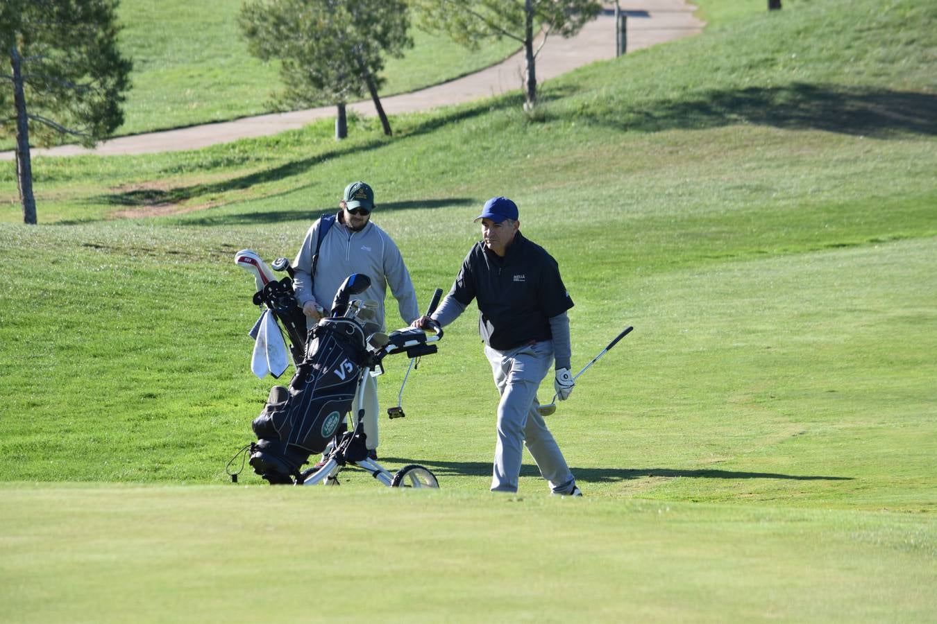 Los jugadores disfrutaron de una estupenda jornada de golf.