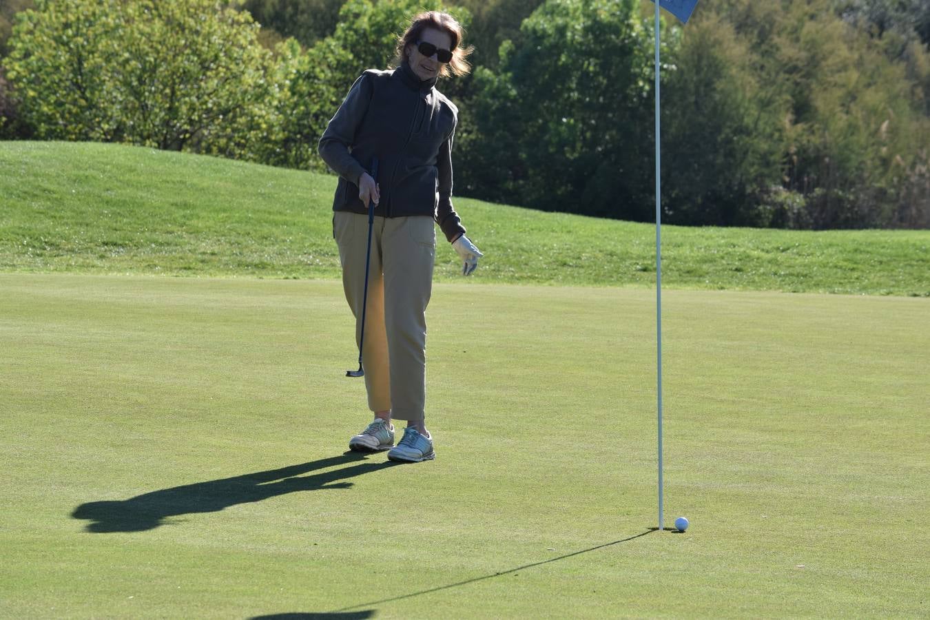 Los jugadores disfrutaron de una estupenda jornada de golf.