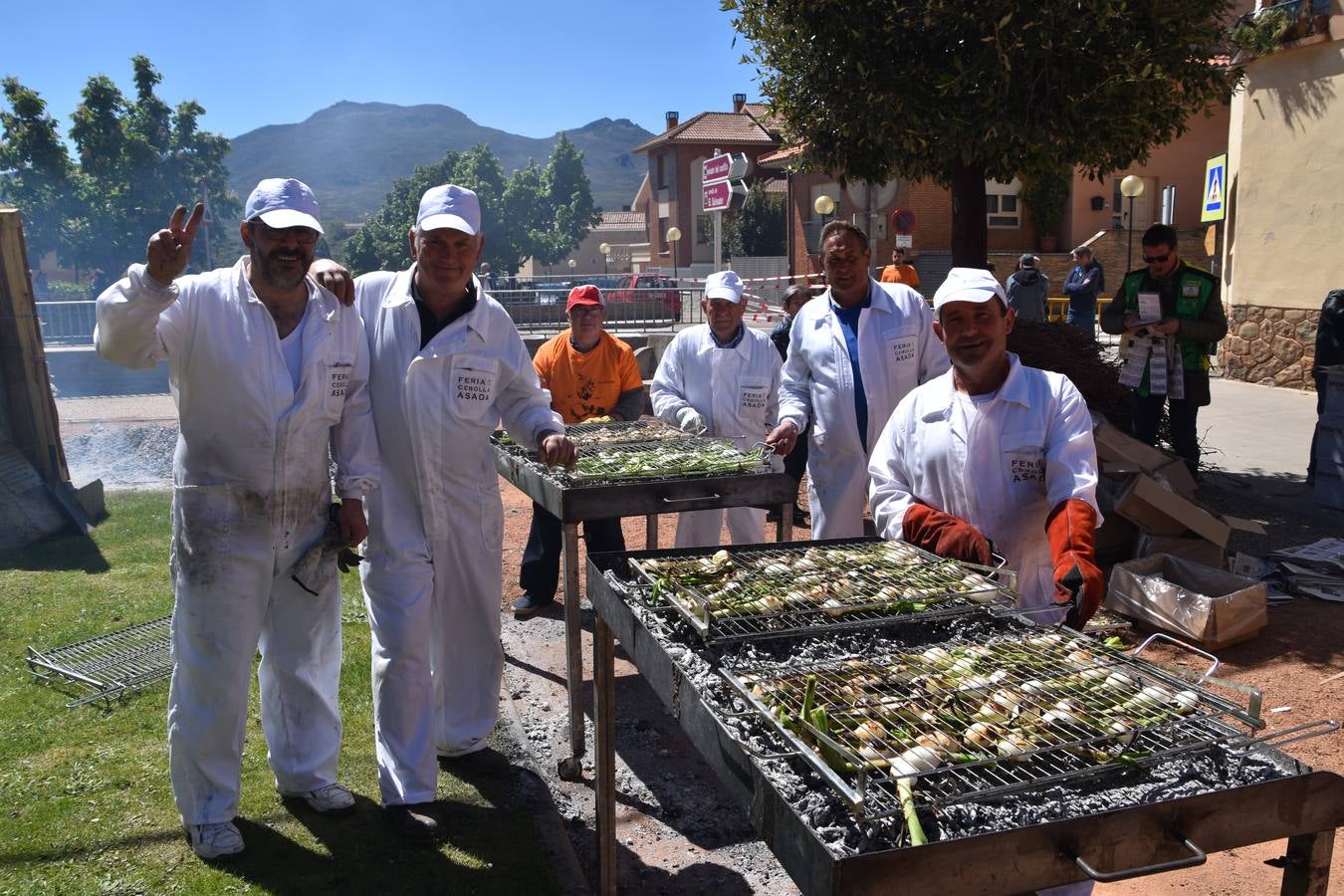 Fotos: III feria de la cebolla asada de Herce