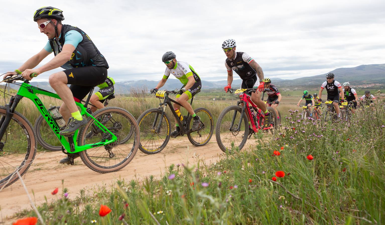 Fotos: Primera etapa de La Rioja Bike Race: La carrera