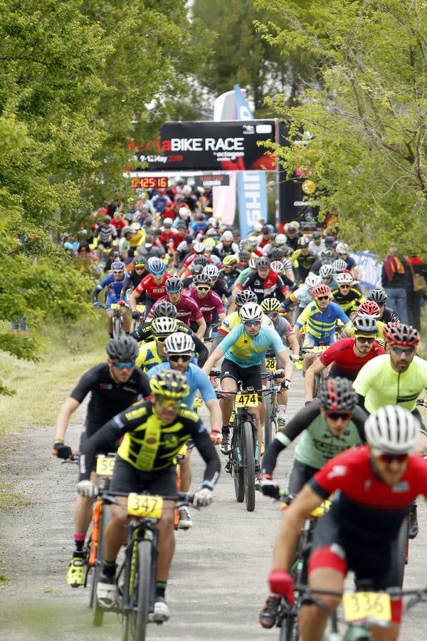 Fotos: Primera etapa de La Rioja Bike Race: La salida