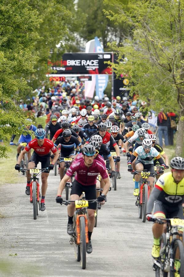 Fotos: Primera etapa de La Rioja Bike Race: La salida