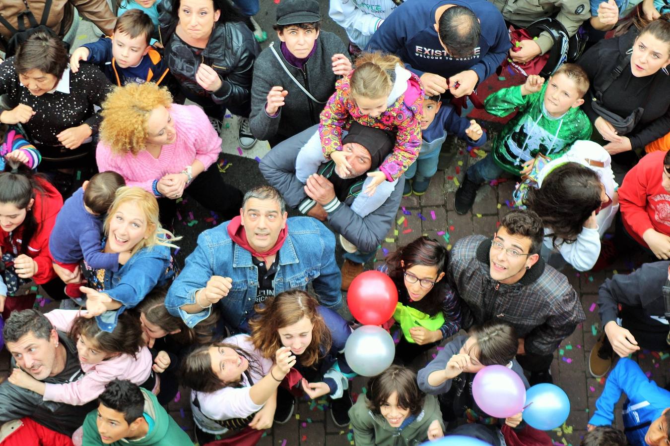 Fotos: Lanzamiento del cohete de las fiestas de San Isidro en Villamediana