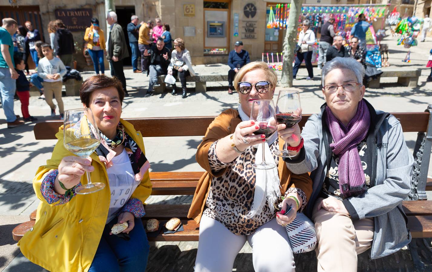 Elciego acogió la tercera edición del Día Movimiento DO con música, gastronomía y un brindis colectivo pcon vino de Rioja