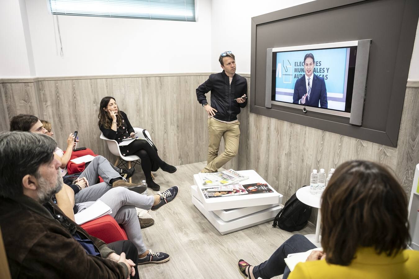 Fotos: La otra cara del debate de los candidatos a la Alcaldía de Logroño en TVR