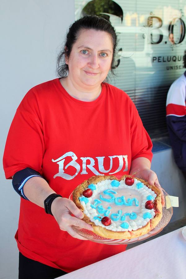 Y Villamediana sigue disfrutando de sus fiestas a la espera de honrar a San Isidro este miércoles. El buen tiempo también ayuda a que el ambiente sea fantástico. Dulces y ajedrez amenizaron a artistas de la cocina y de los tableros.