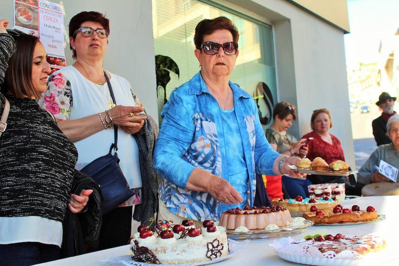 Y Villamediana sigue disfrutando de sus fiestas a la espera de honrar a San Isidro este miércoles. El buen tiempo también ayuda a que el ambiente sea fantástico. Dulces y ajedrez amenizaron a artistas de la cocina y de los tableros.