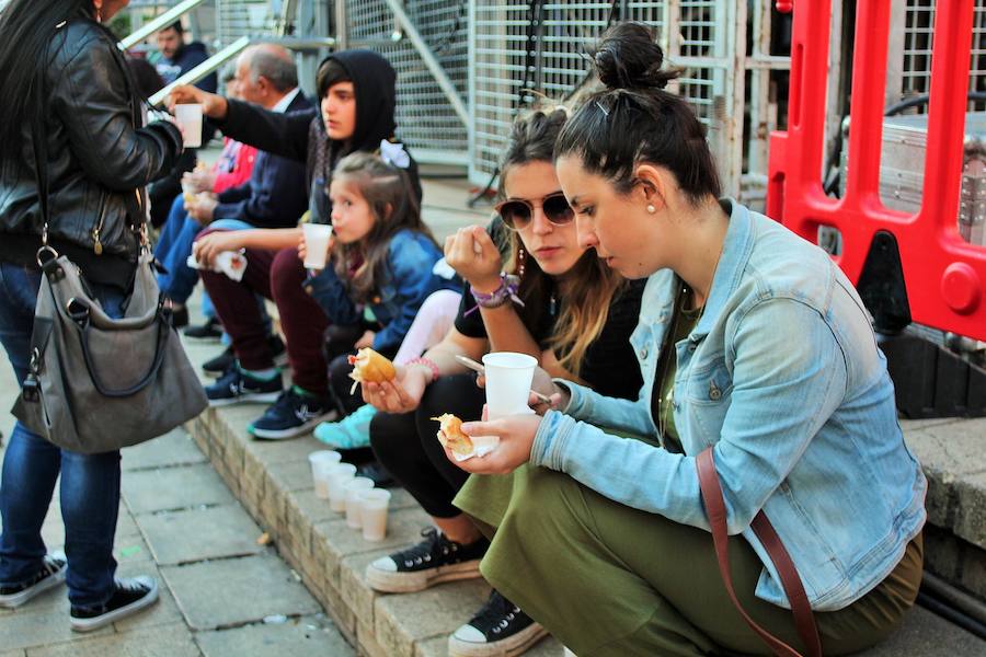 La asociación de mujeres ofreció una degustación de bocadillo