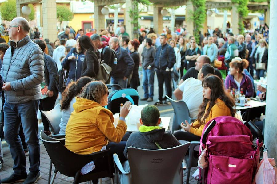 La asociación de mujeres ofreció una degustación de bocadillo