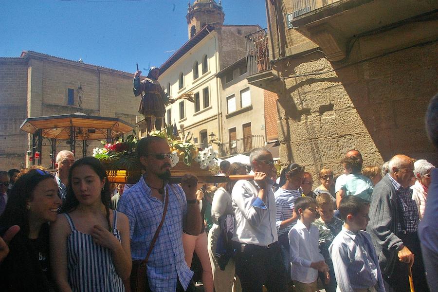 Los agricultores comenzaron honrando a su patrón de víspera con 'La Charma´', no faltó la misa en honor al santo y posterior procesión, así como la bendición de los campos y las danzas en varios sitios del recorrido