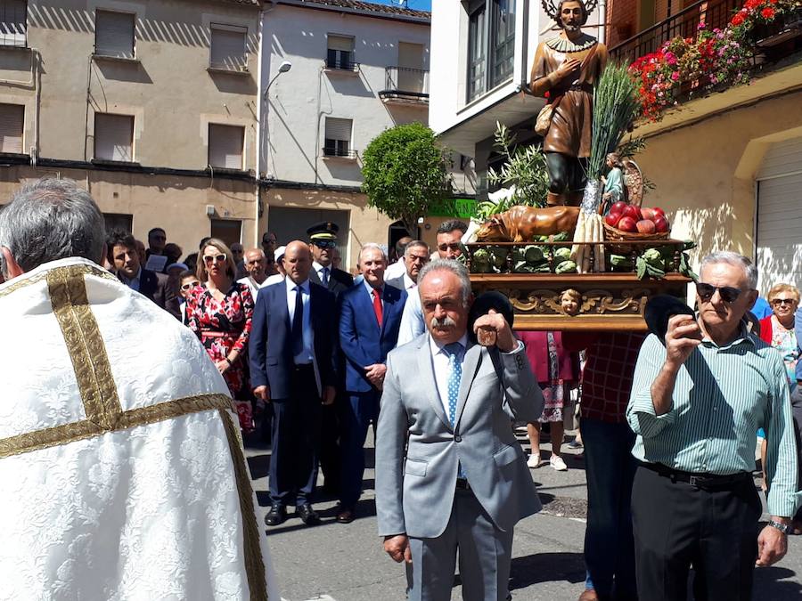 Los vecinos honraron, en un día de calor, al patrón de los agricultores 