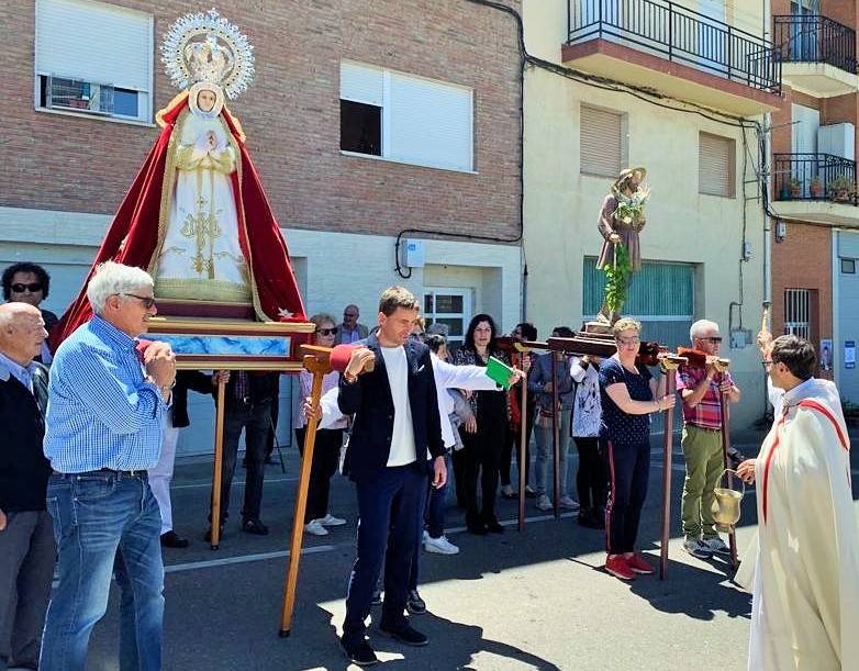 Los vecinos honraron, en un día de calor, al patrón de los agricultores 