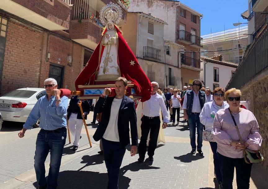 Los vecinos honraron, en un día de calor, al patrón de los agricultores 