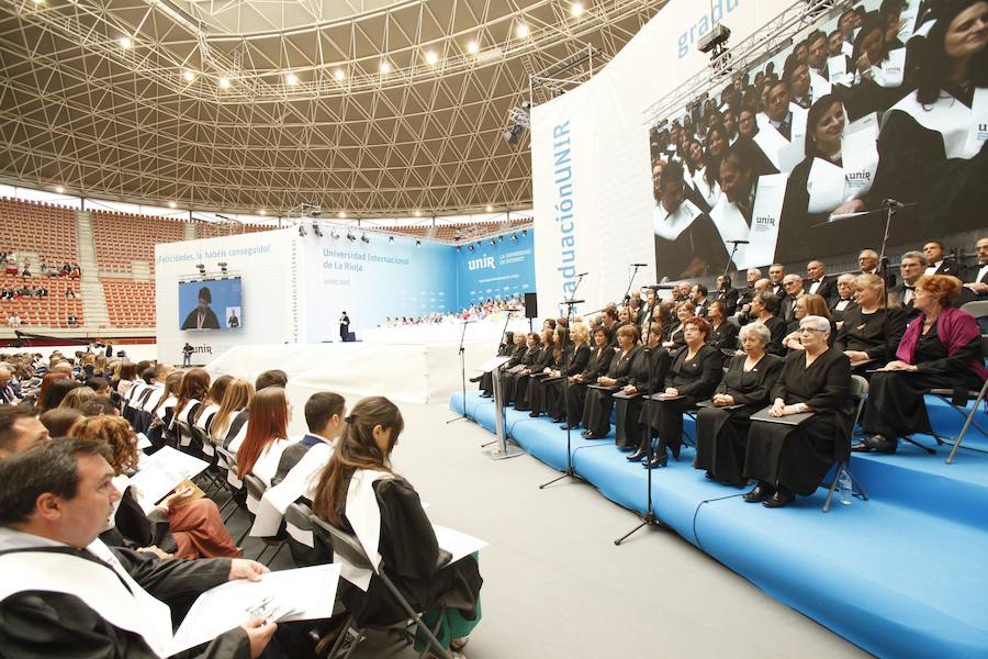 Ceremonia de graduación de los alumnos de Grado y Posgrado en la Plaza de Toros de Logroño