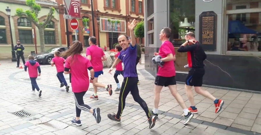 Fotos: Multitudinaria participación en la Carrera de la Familia (I)