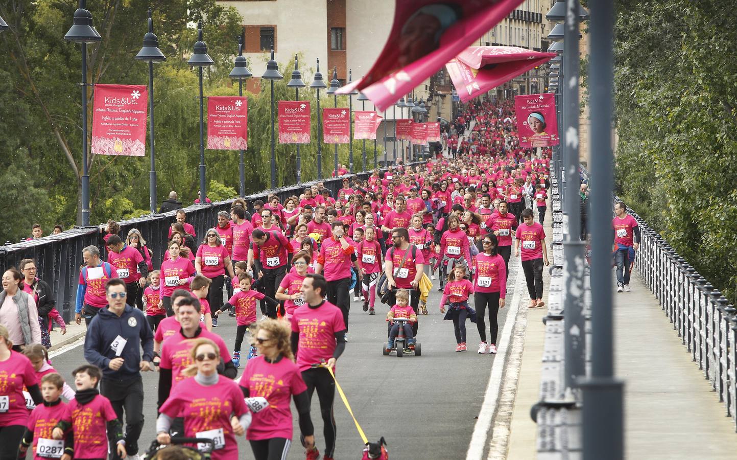 Fotos: Multitudinaria participación en la Carrera de la Familia (II)