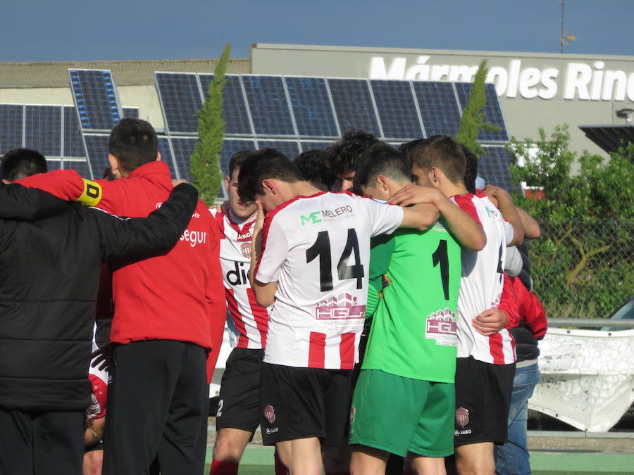 un final emocionante, con toda la afición en el campo homenajeando a sus 'campeones'