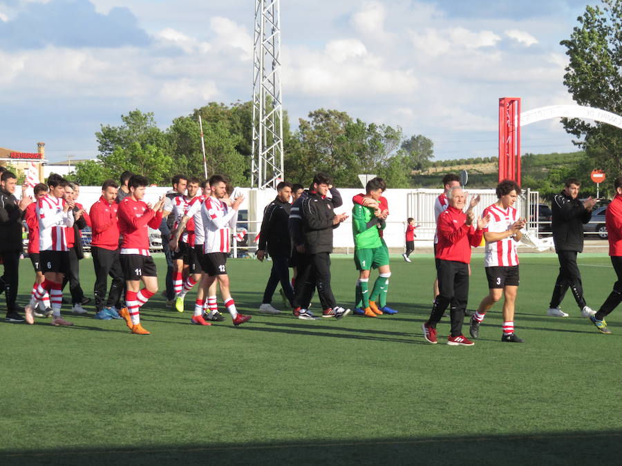 un final emocionante, con toda la afición en el campo homenajeando a sus 'campeones'