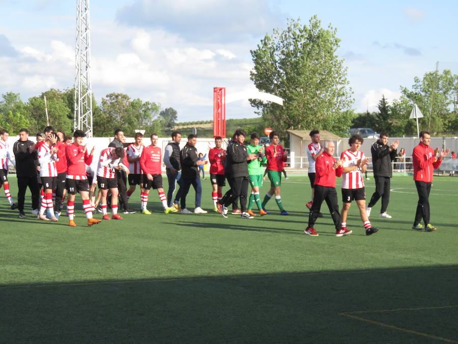 un final emocionante, con toda la afición en el campo homenajeando a sus 'campeones'