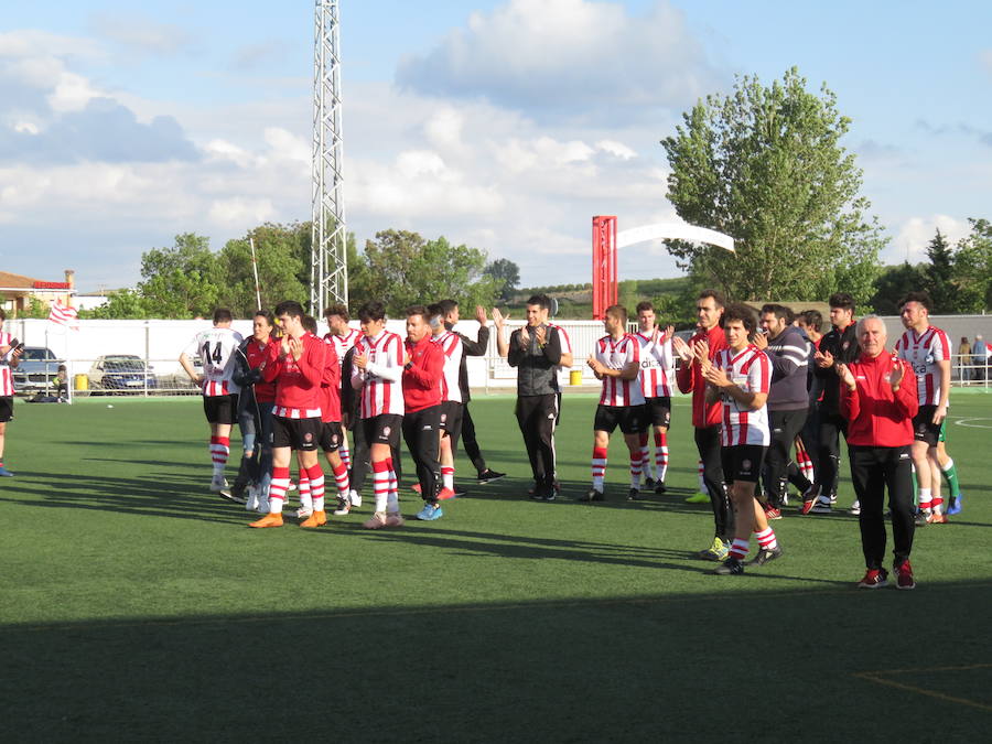 un final emocionante, con toda la afición en el campo homenajeando a sus 'campeones'