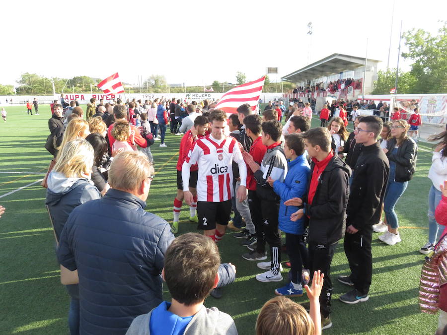 un final emocionante, con toda la afición en el campo homenajeando a sus 'campeones'