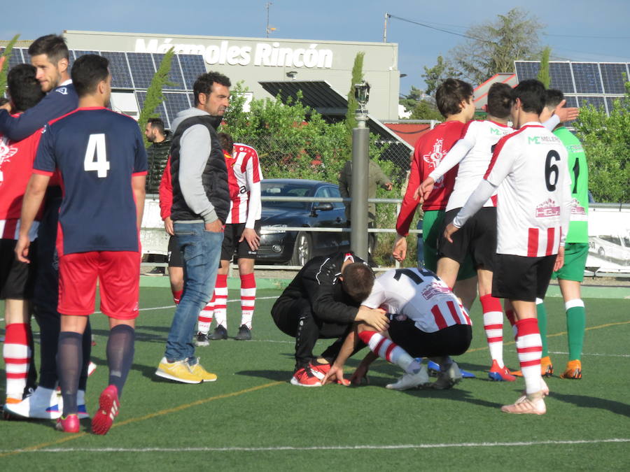 un final emocionante, con toda la afición en el campo homenajeando a sus 'campeones'