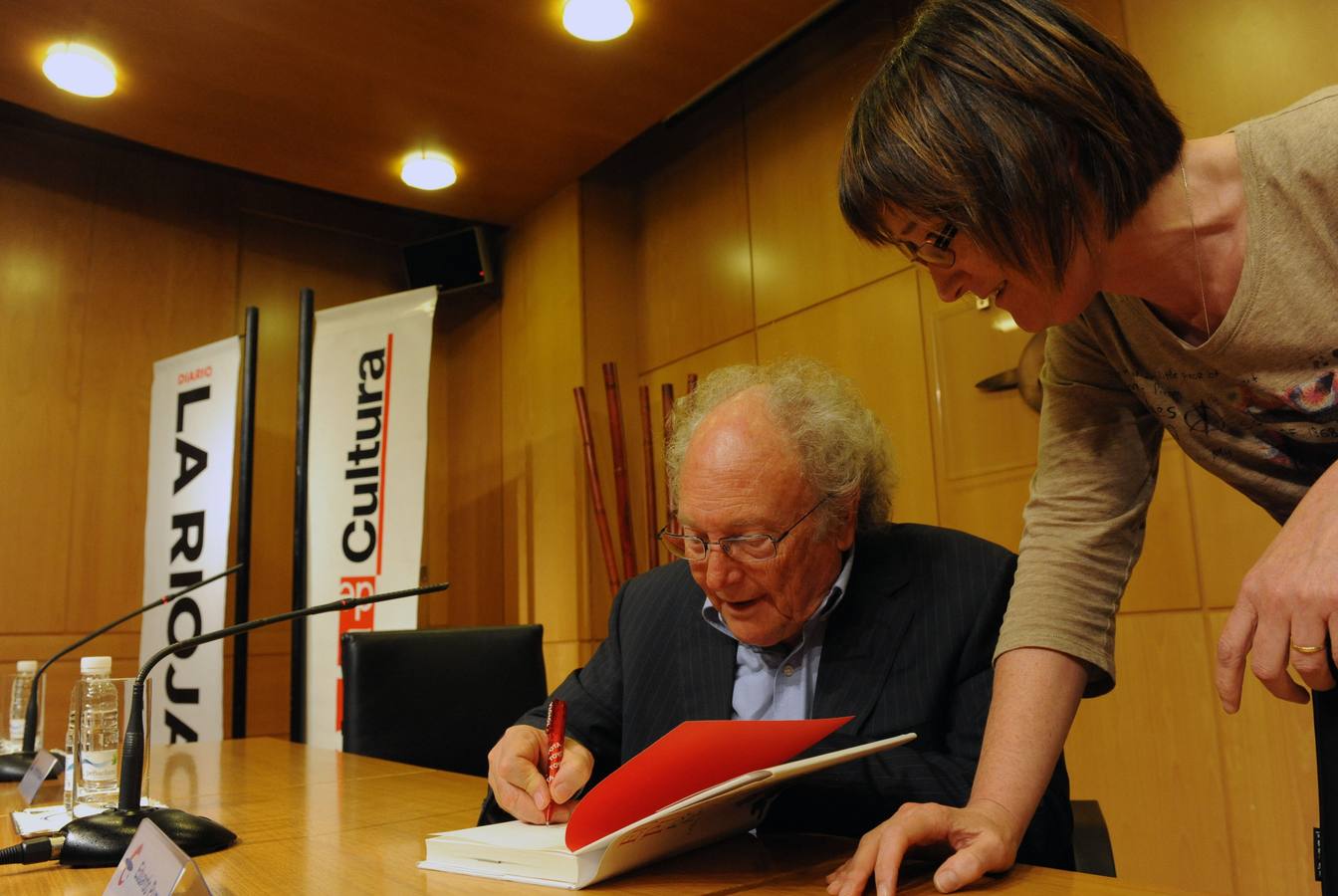 Fotos: Cuando Eduardo Punset triunfó en el Aula de Cultura de Diario LA RIOJA en el 2012