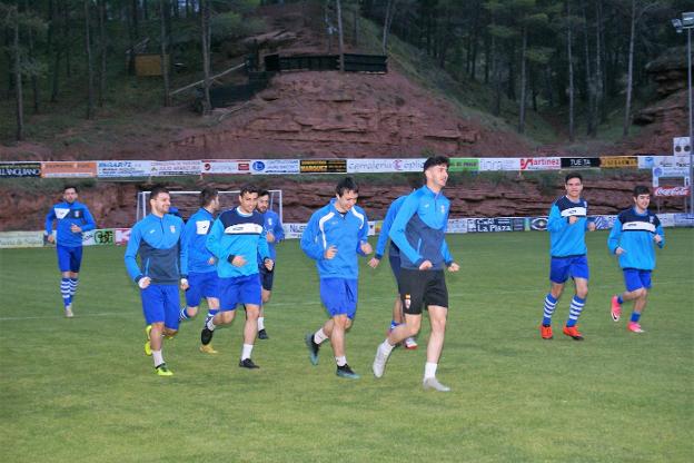 Los ánimos de la plantilla blanquiazul están muy bien, como se pudo comprobar en la última sesión de entrenamiento. :: F. D.