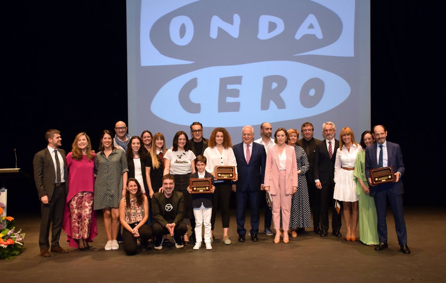 Fotos: Onda Cero entregó ayer sus galardones a la asociación Aborigen, a la futbolista Ana Tejada y a Diario LA RIOJA