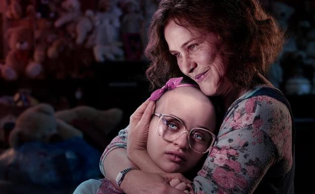 Joey King y Patricia Arquette, en 'The Act'.