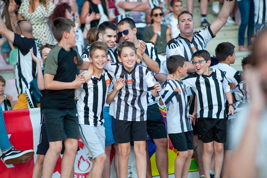 Un gol en propia puerta dio la victoria en el Mazo a los jarreros