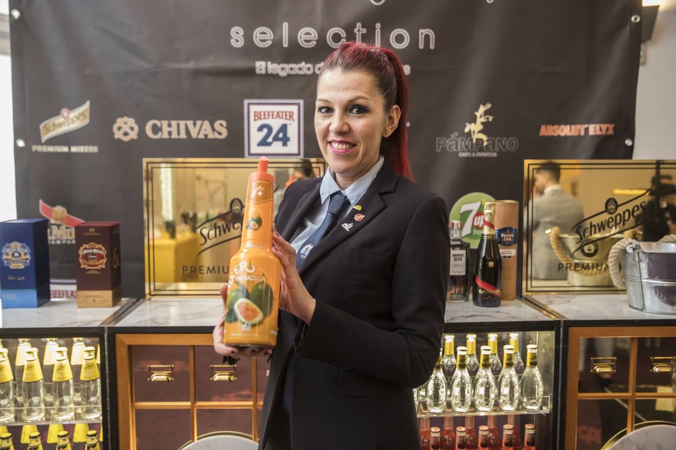 Nuria, del bar vegano El Arao, de la calle Padre Marín de Logroño, gana el concurso de cócteles de La Rioja. Este campeonato es clasificatorio para el Nacional que este año se celebrará en Pamplona a finales de noviembre y donde competirán concursantes de todas las Comunidades y de ahí saldrá el Campeón de España que irá al Campeonato del mundo.