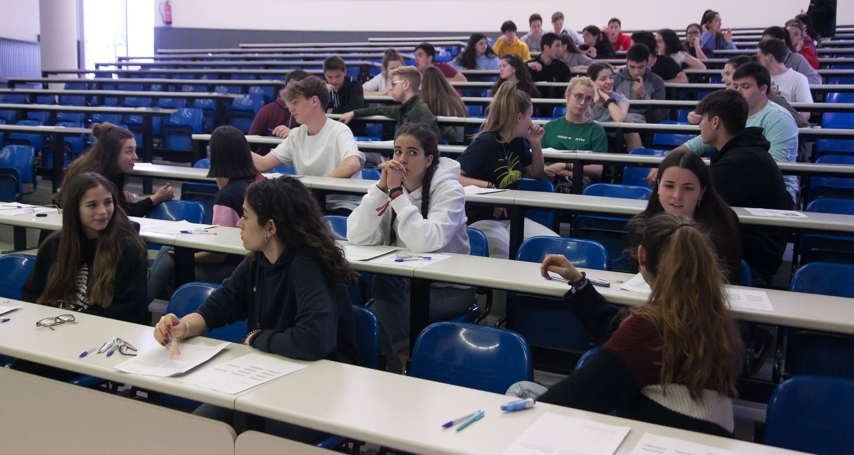 Fotos: Comienza la EBAU en Logroño